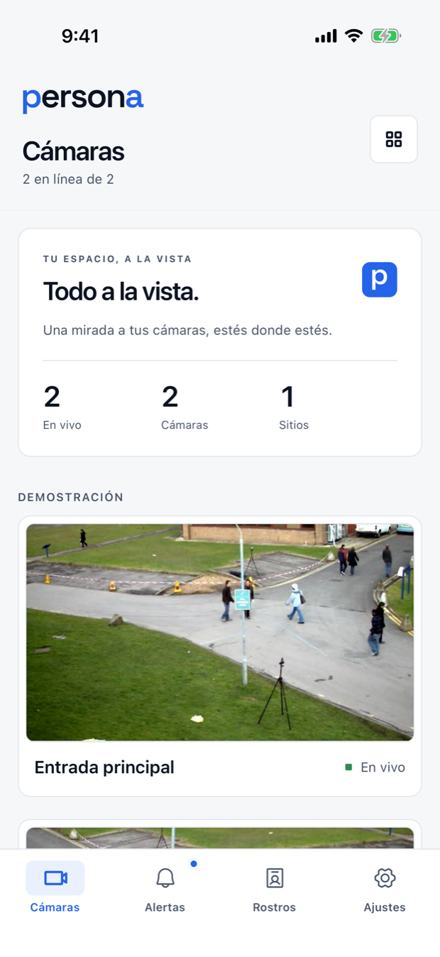 App móvil de persona en la pantalla de cámaras